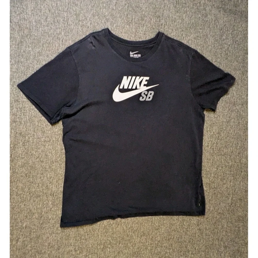 Nike SB The Nike Tee Men's XL Dri Fit T Shirt Graphic Large Swoosh Logo Tee